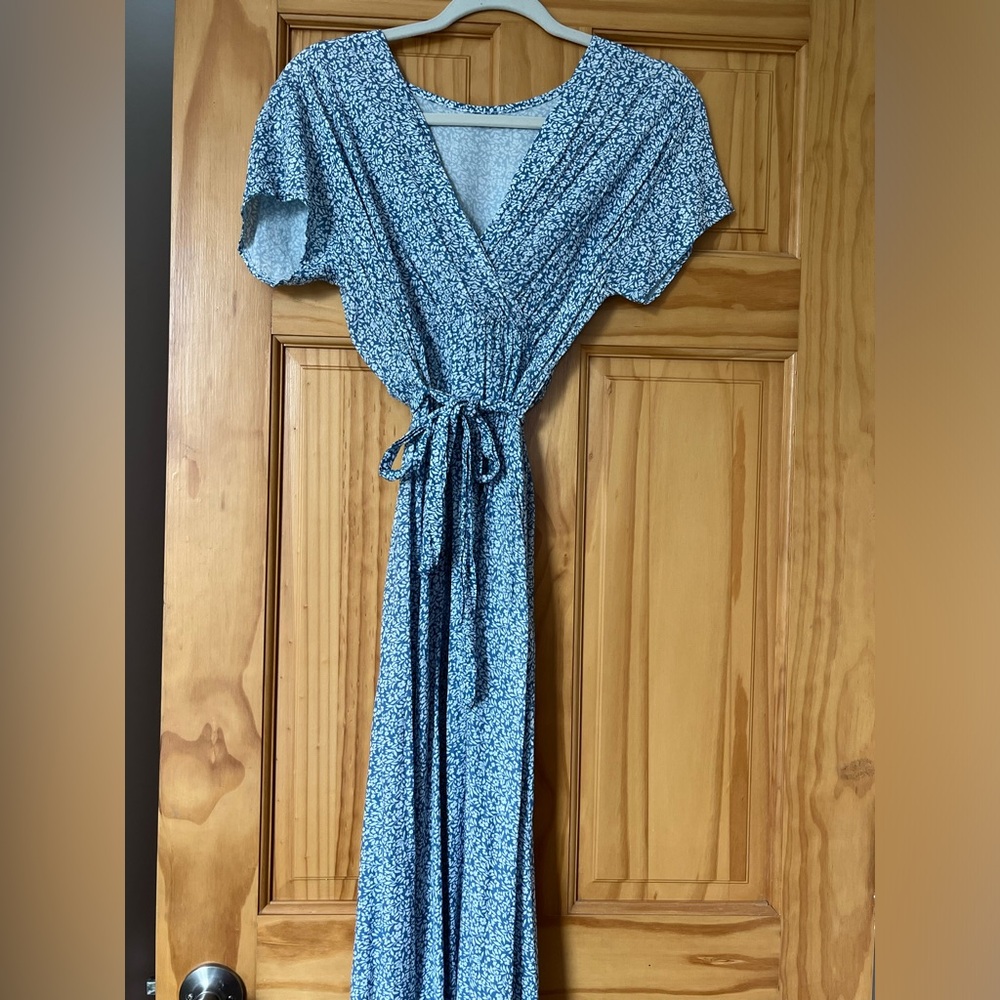 Print blue and white midi dress